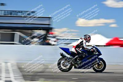 media/Mar-25-2024-Moto Forza (Mon) [[8d4319bd68]]/4-Novice Group/Session 4 Front Straight Speed Pans/